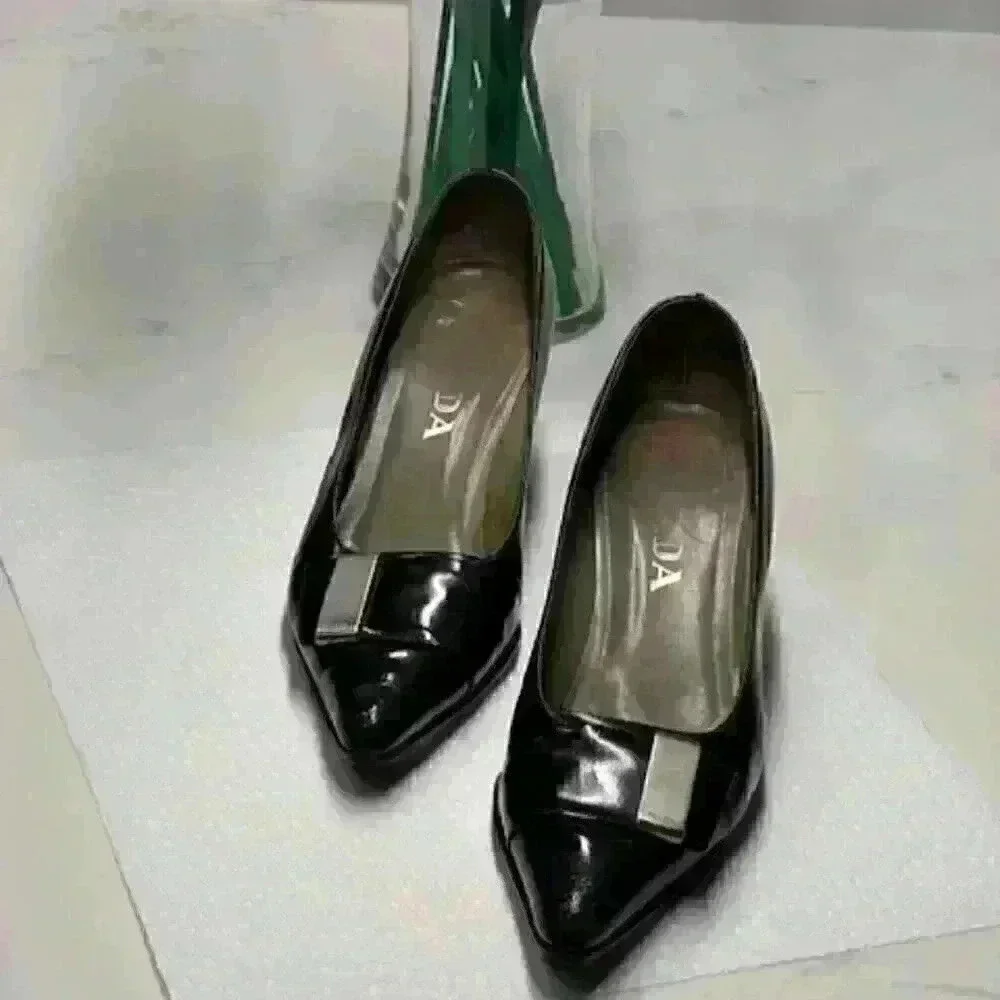 PRADA Black Leather Shoes with Point Toes and Chunky Heel - Picture 2 of 14